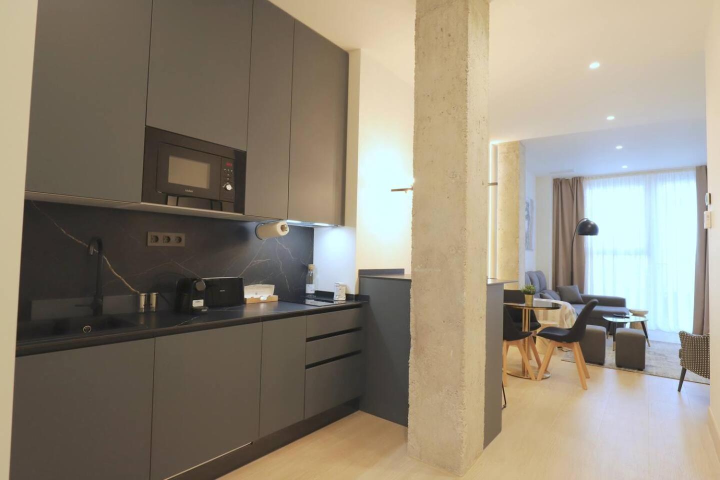 Apartamentos Orilla Del Bernabeu Madri Exterior foto